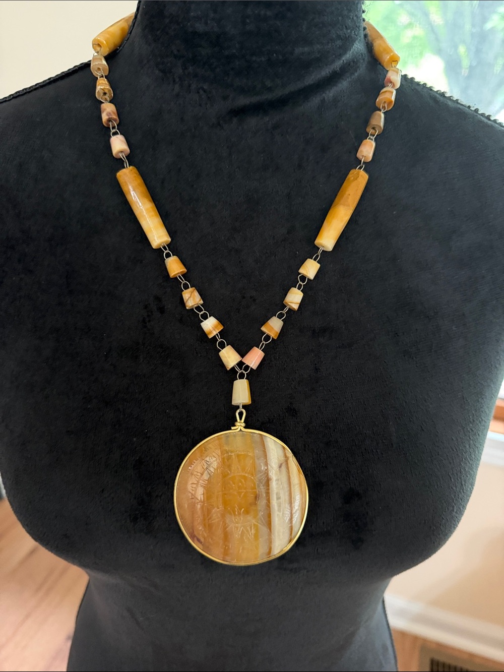 Handcrafted Agate Beaded Pendant Necklace